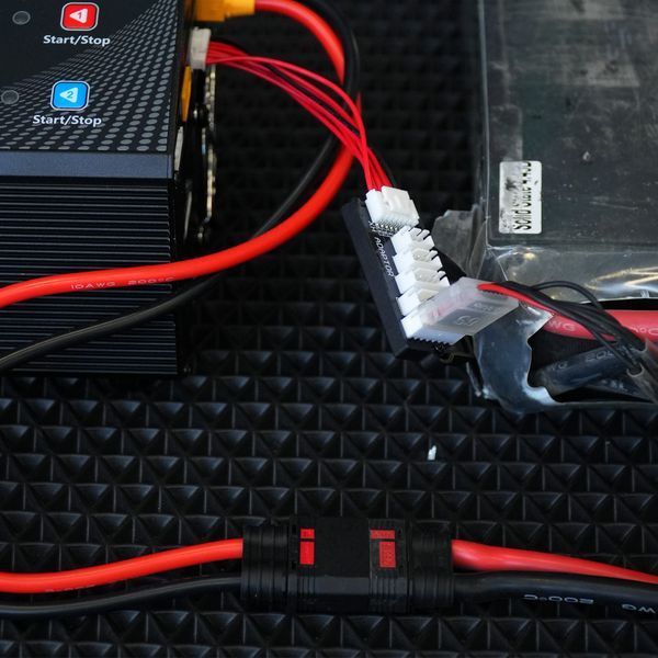 Зарядное устройство 2-канальное 24В 25А 2-6S LiPo/LiHV 1200Вт 220В (UP600+) ULTRA POWER  PROTESTER UP600PLUS UP600PLUS фото